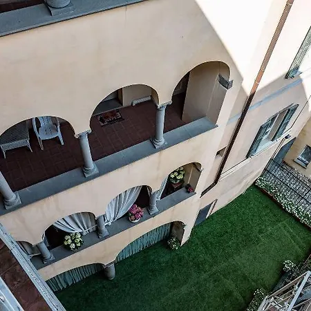 Piazza Vecchia Отель 4*