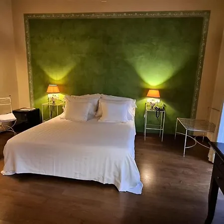 Piazza Vecchia Hotel