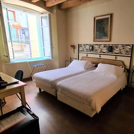 Piazza Vecchia 4*