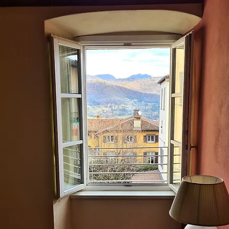 Piazza Vecchia Hotel