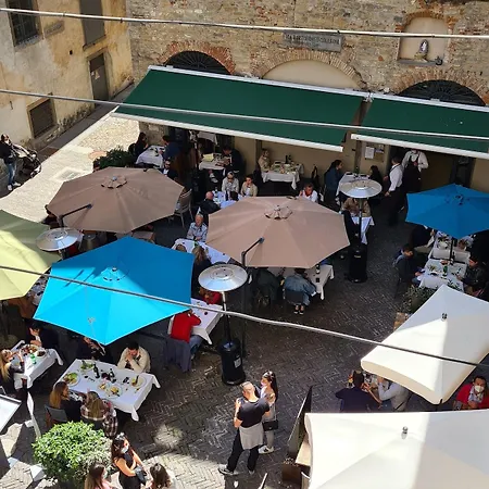 Hotel Piazza Vecchia 4*