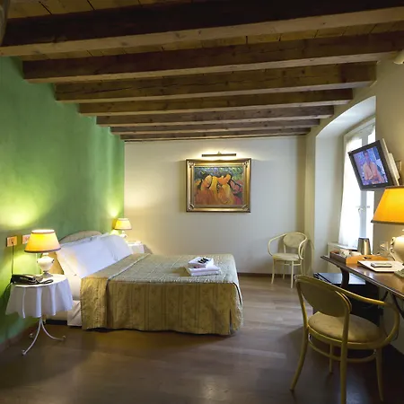 ピアッツァ ヴェッキア ホテル