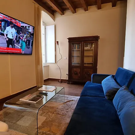 ピアッツァ ヴェッキア 4*