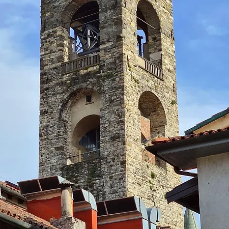 Piazza Vecchia 4* Bergame