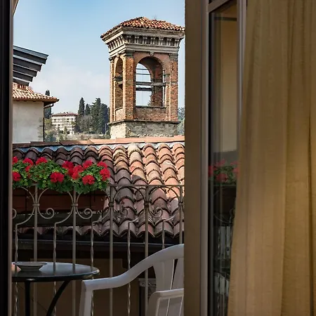 Piazza Vecchia 4*