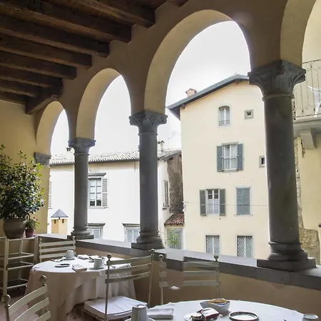 Piazza Vecchia 4*