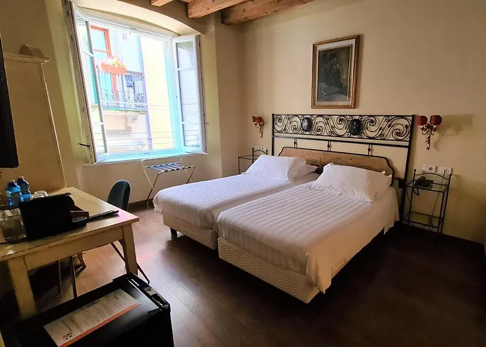 Piazza Vecchia 4*