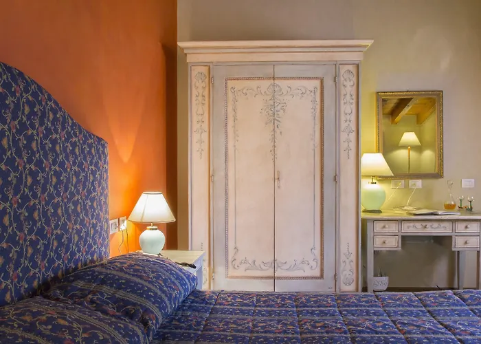 Piazza Vecchia Hotel