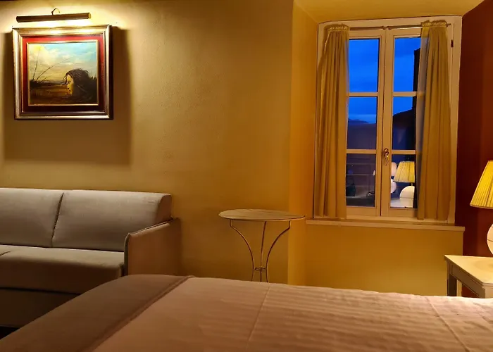 Piazza Vecchia Hotel