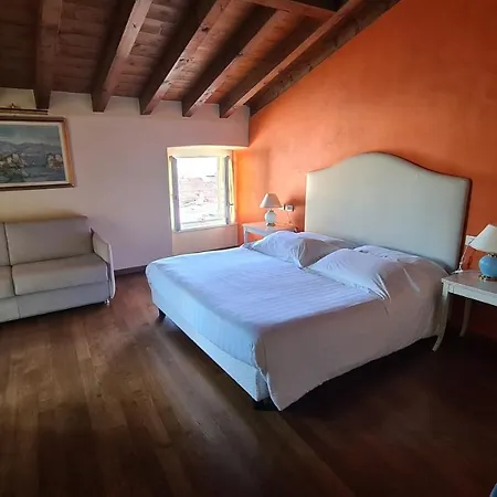 Piazza Vecchia Отель 4*