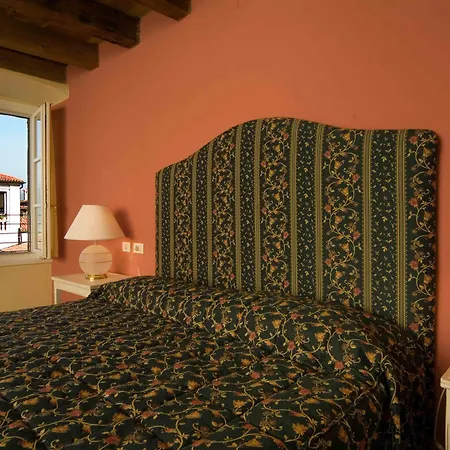 Piazza Vecchia 4* Бергамо