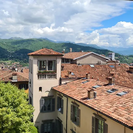 Piazza Vecchia Отель Бергамо