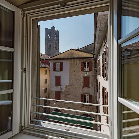 Piazza Vecchia 4* Бергамо
