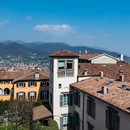 Piazza Vecchia Отель Бергамо