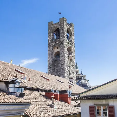 Piazza Vecchia Отель